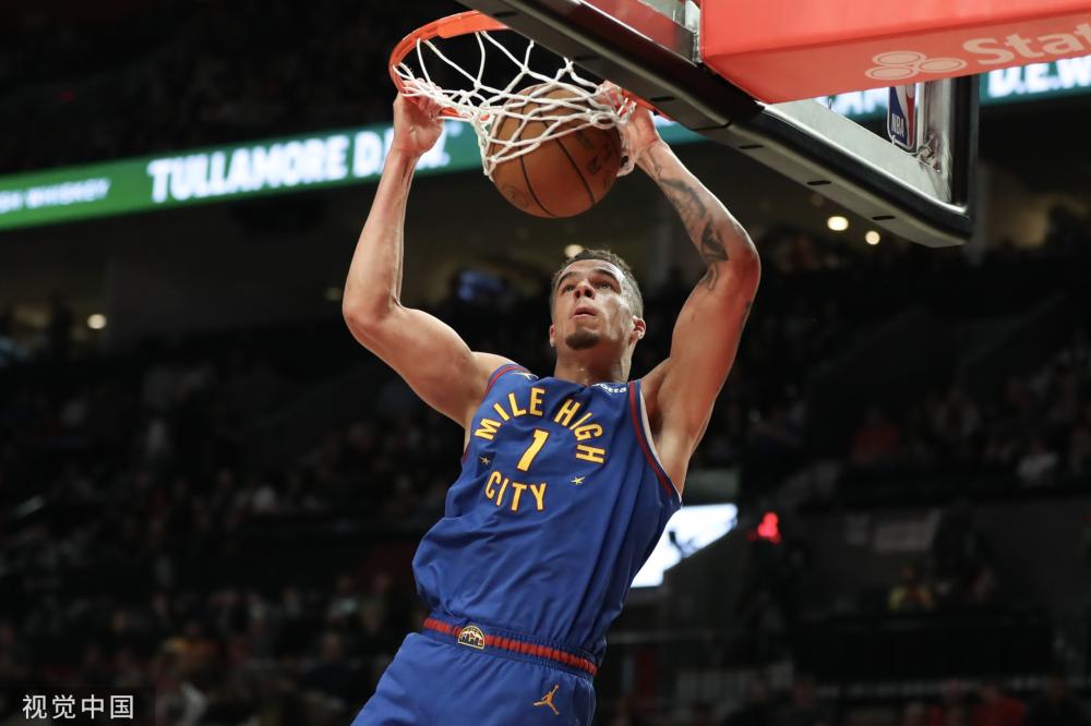 他初入歌坛 他初入歌坛