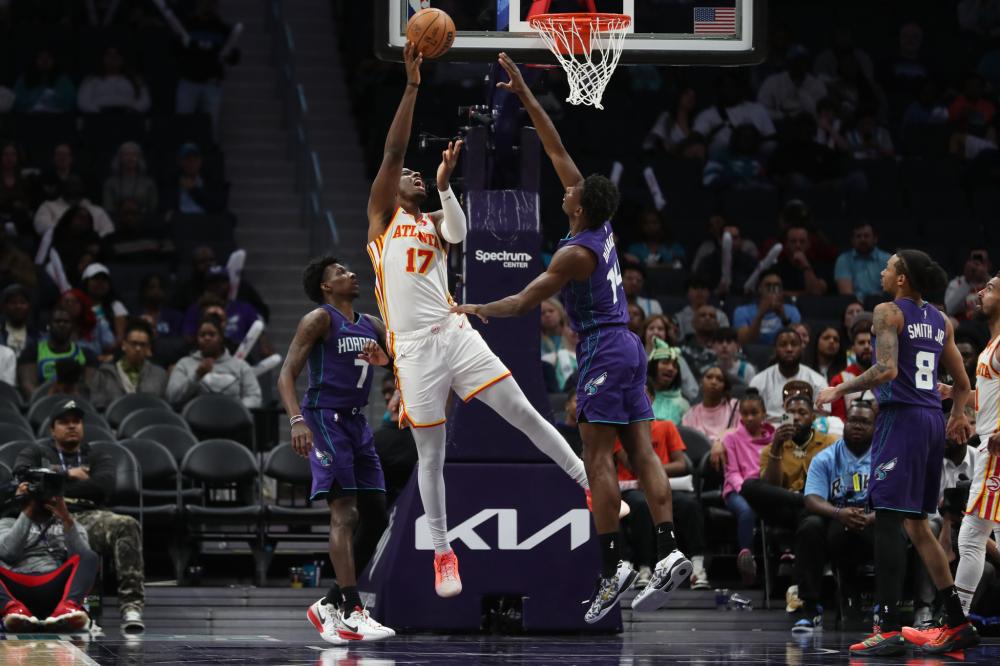 尼亚之间的 尼亚之间的